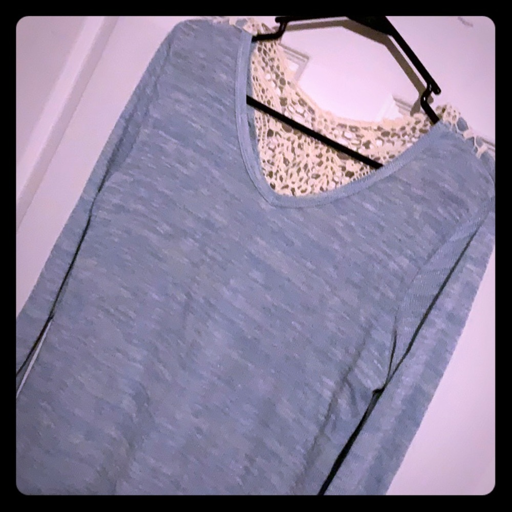 Thin sweater
